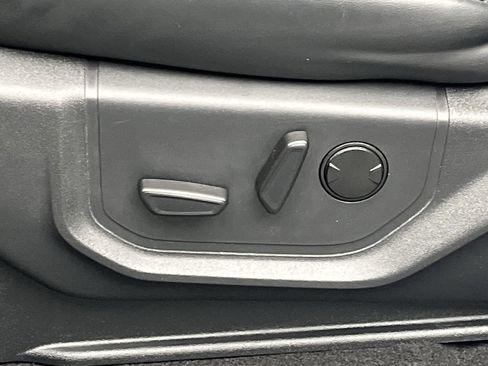 Used 2024 Ford Expedition XLT image 12