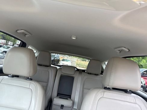 Used 2017 Ford Escape SE w/ SE Leather Comfort Package FWD image 20