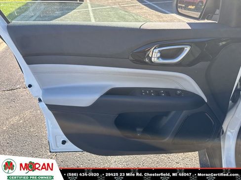 Used 2025 Jeep Compass Limited image 9