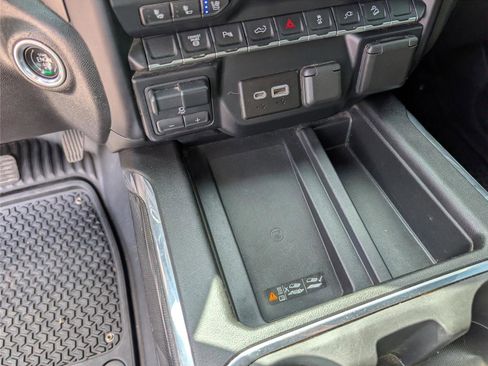 Used 2023 GMC Sierra 3500 AT4 w/ AT4 Preferred Package image 15