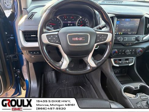 Used 2022 GMC Terrain SLT w/ Tech Package image 14