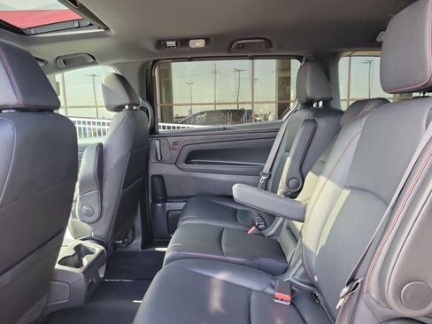 Used 2024 Honda Odyssey Sport image 11