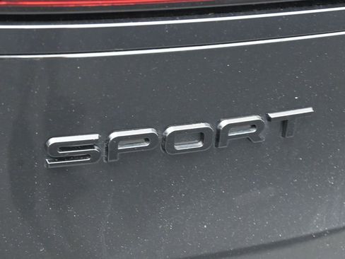 Used 2025 Land Rover Range Rover Sport SE AWD/4WD image 8