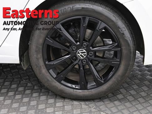 Used 2024 Volkswagen Jetta Sport image 33