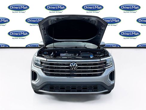 Used 2025 Volkswagen Atlas SE image 33