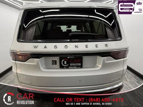 Used 2023 Jeep Wagoneer L Series II image 5