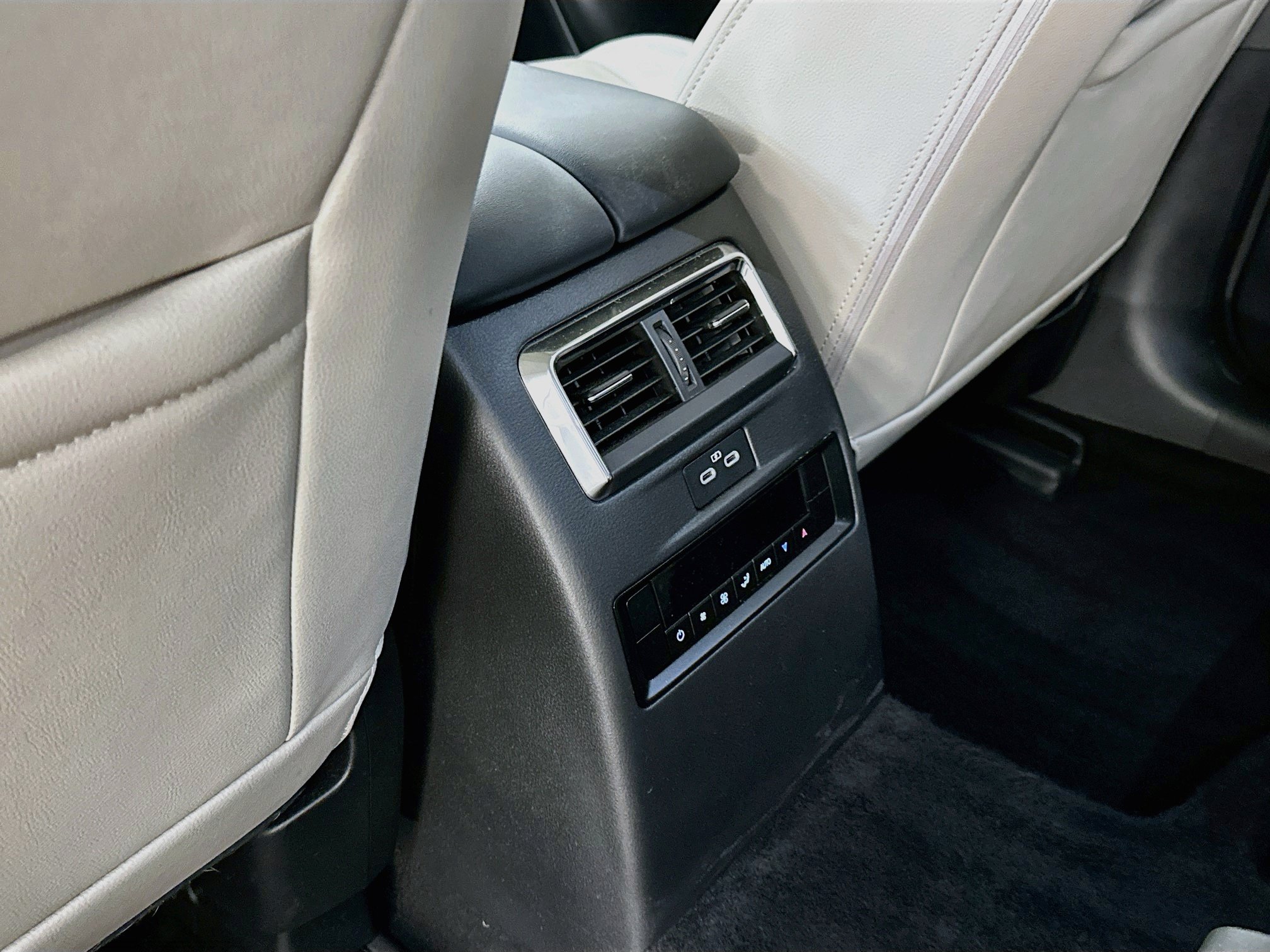 Used 2024 MAZDA CX-90 Plug-In Hybrid w/ Premium Pkg AWD/4WD image 29