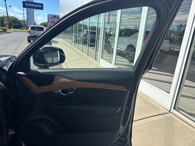 Certified 2024 Volvo XC90 T8 Plus w/ Protection Package Premier AWD/4WD image 14