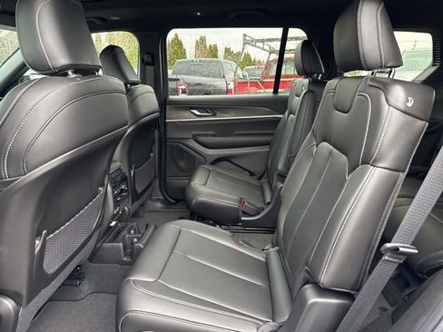 New 2025 Jeep Grand Cherokee L Limited w/ Black Appearance Package image 10