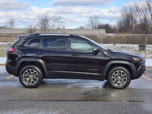 Used 2020 Jeep Cherokee Trailhawk w/ Comfort/Convenience Group image 3