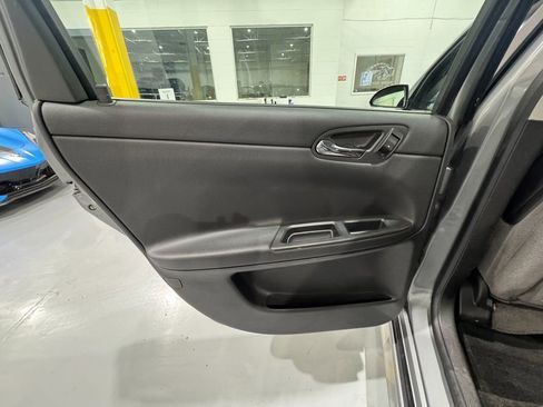 Used 2009 Chevrolet Impala LT image 25