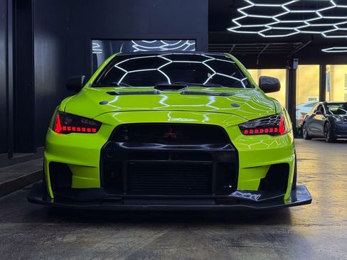 Used 2010 Mitsubishi Lancer Evolution SE image 2