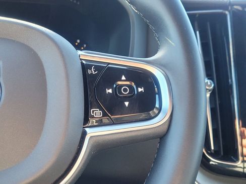 Certified 2023 Volvo XC60 B5 Ultimate AWD/4WD image 19