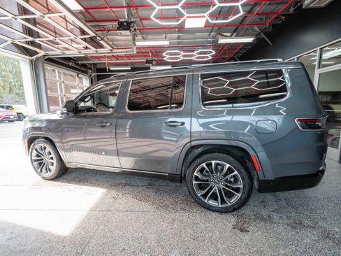 Used 2024 Jeep Grand Wagoneer Series III w/ Rear Seat Video Group 1 image 2