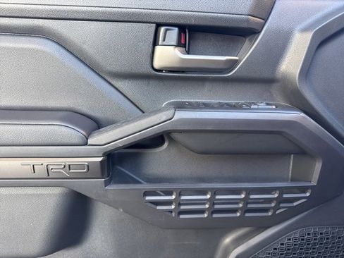 Used 2025 Toyota Tacoma TRD Off-Road image 27