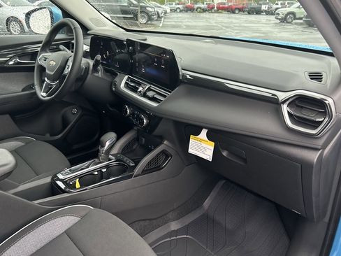New 2025 Chevrolet TrailBlazer LT w/ Convenience Package image 13