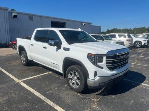Used 2025 GMC Sierra 1500 SLT AWD/4WD image 4