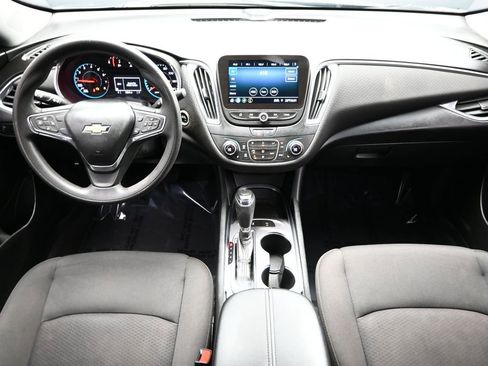 Used 2020 Chevrolet Malibu LT image 17
