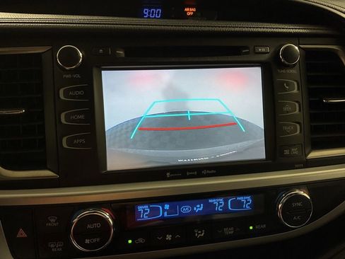 Used 2017 Toyota Highlander SE AWD/4WD image 8