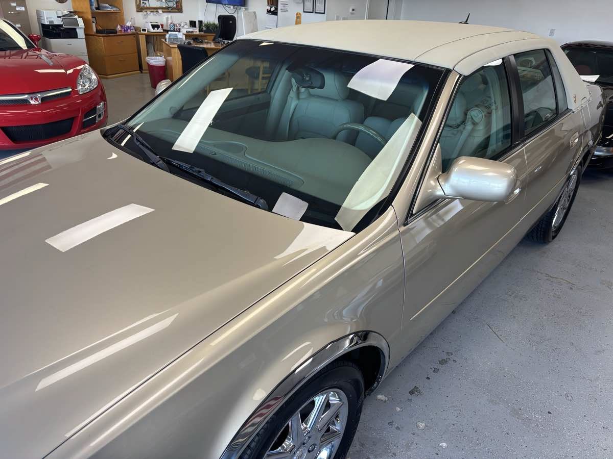 Used 2005 Cadillac De Ville FWD image 3