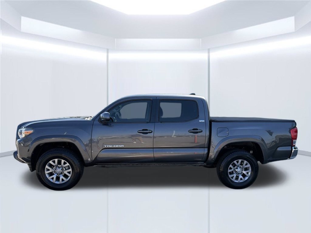 Used 2017 Toyota Tacoma SR5 w/ Tow Package RWD image 3