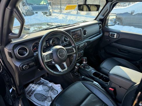 Used 2022 Jeep Wrangler Unlimited Sahara w/ Cold Weather Group image 10