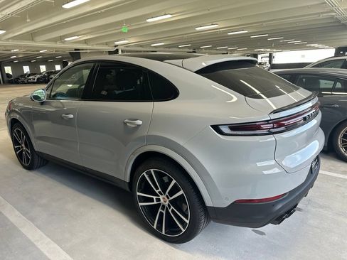 Certified 2025 Porsche Cayenne Coupe AWD/4WD image 2