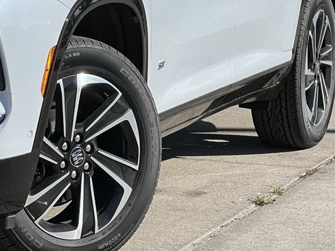 New 2026 Buick Enclave Sport Touring w/ Super Cruise Package image 8