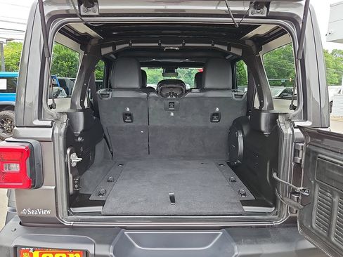 Certified 2025 Jeep Wrangler Unlimited Rubicon AWD/4WD image 30