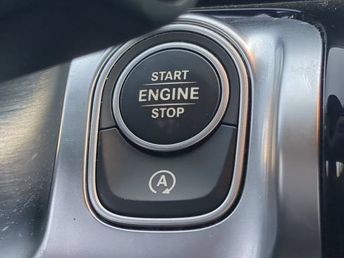 Used 2021 Mercedes-Benz GLB 250 w/ Premium Package image 15