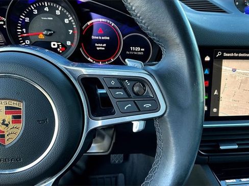 Used 2022 Porsche Cayenne image 12