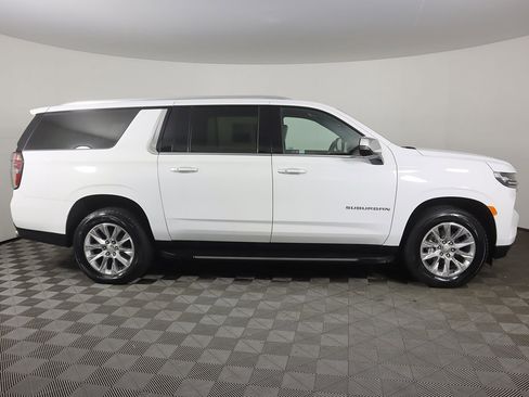 Used 2023 Chevrolet Suburban Premier image 20