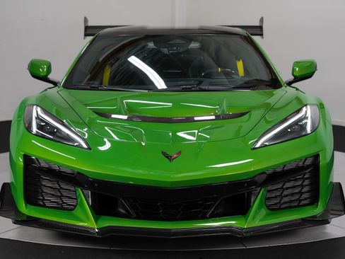 Used 2026 Chevrolet Corvette ZR1 w/ ZR1 Carbon Fiber Aero Package RWD image 11