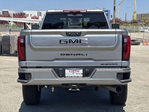 New 2026 GMC Sierra 2500 Denali w/ Denali Reserve Package AWD/4WD image 4