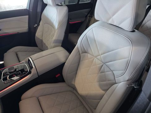 New 2026 BMW X5 sDrive40i image 9