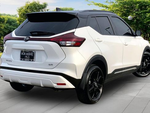Used 2024 Nissan Kicks SR w/ SR Premium Package FWD image 6