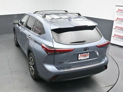 Used 2023 Toyota Highlander XLE FWD image 32