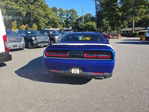 Used 2019 Dodge Challenger SXT RWD image 4