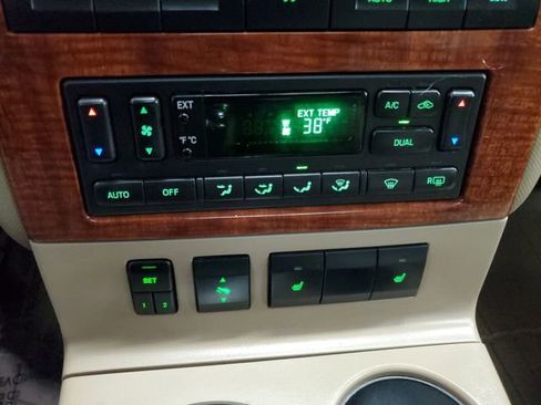 Used 2010 Ford Explorer Eddie Bauer image 19