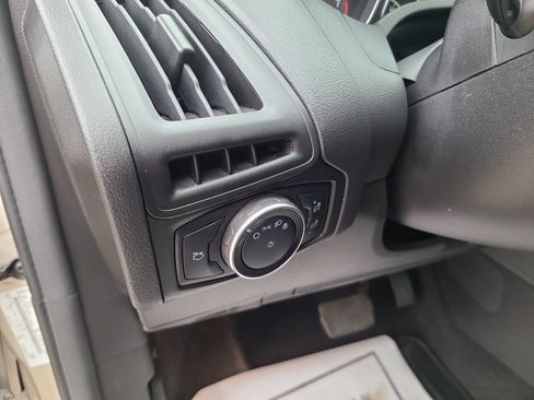 Used 2017 Ford Focus SE image 17