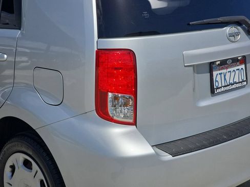 Used 2012 Scion xB FWD image 33