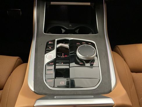 Used 2025 BMW X5 sDrive40i w/ M Sport Package RWD image 13