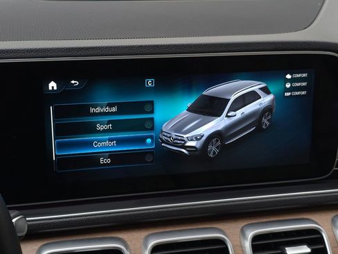 Used 2023 Mercedes-Benz GLE 350 4MATIC w/ AMG Line Exterior image 50