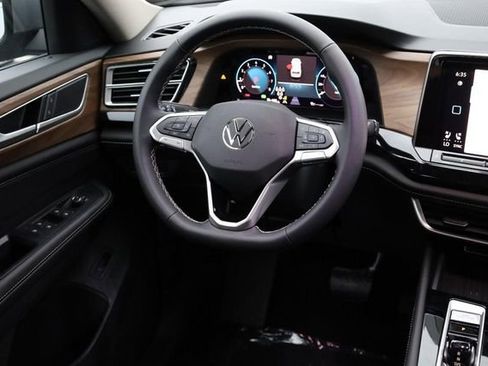 New 2026 Volkswagen Atlas SE image 25
