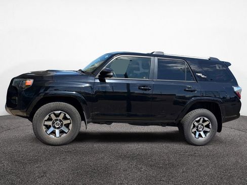 Used 2018 Toyota 4Runner TRD Off-Road Premium AWD/4WD image 2