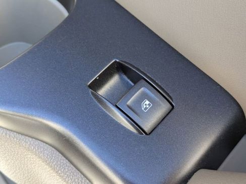 Used 2017 GMC Yukon SLT w/ Premium Edition image 36