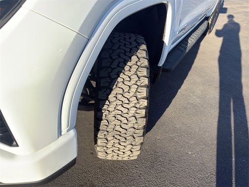 Used 2022 GMC Sierra 1500 AT4 w/ AT4 Preferred Package image 26