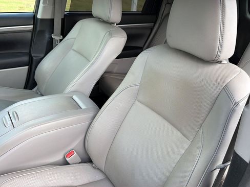 Used 2018 Toyota Highlander Limited FWD image 30
