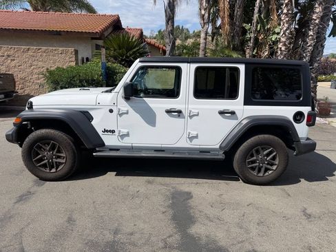 Used 2025 Jeep Wrangler Unlimited Sport AWD/4WD image 7