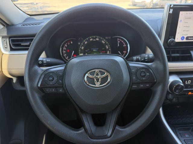 Used 2023 Toyota RAV4 XLE FWD image 12